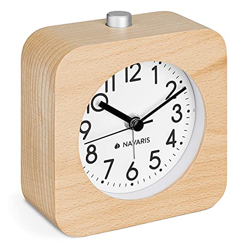 Navaris Reloj Despertador de Madera - Reloj clásico analógico y silencioso de sobremesa a Pila con luz led Alarma con repetición - Marrón y Blanco